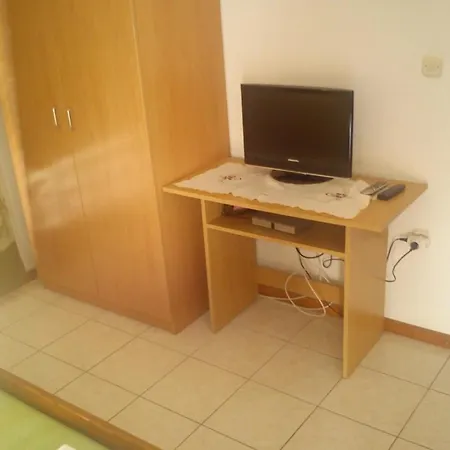 Apartment In With Sea View, Balcony, Air Conditioning, Wi-fi