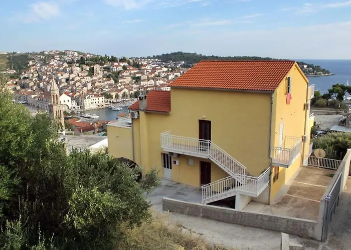 Appartement In With Sea View, Balcony, Air Conditioning, Wi-fi *