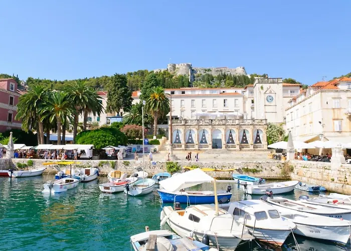 Appartement In With Sea View, Balcony, Air Conditioning, Wi-fi